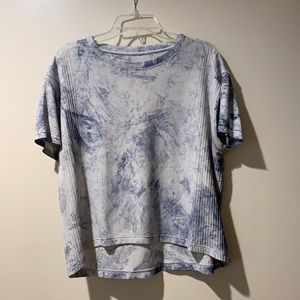 Lululemon patterned blue top